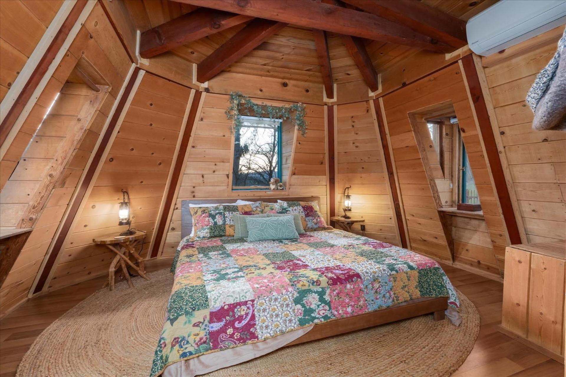 New Listing- Hobbit House @ Yosemite W/spa/firepit/unique Casa vacanze Coarsegold