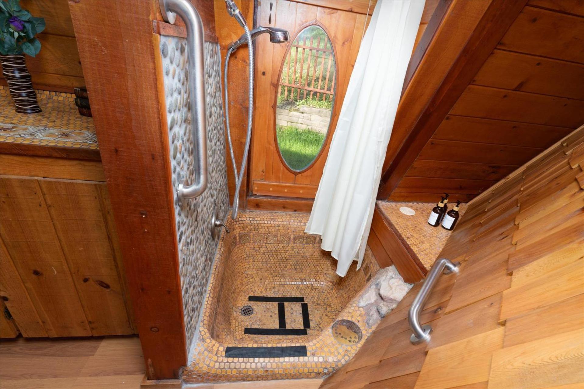 New Listing- Hobbit House @ Yosemite W/spa/firepit/unique Casa vacanze